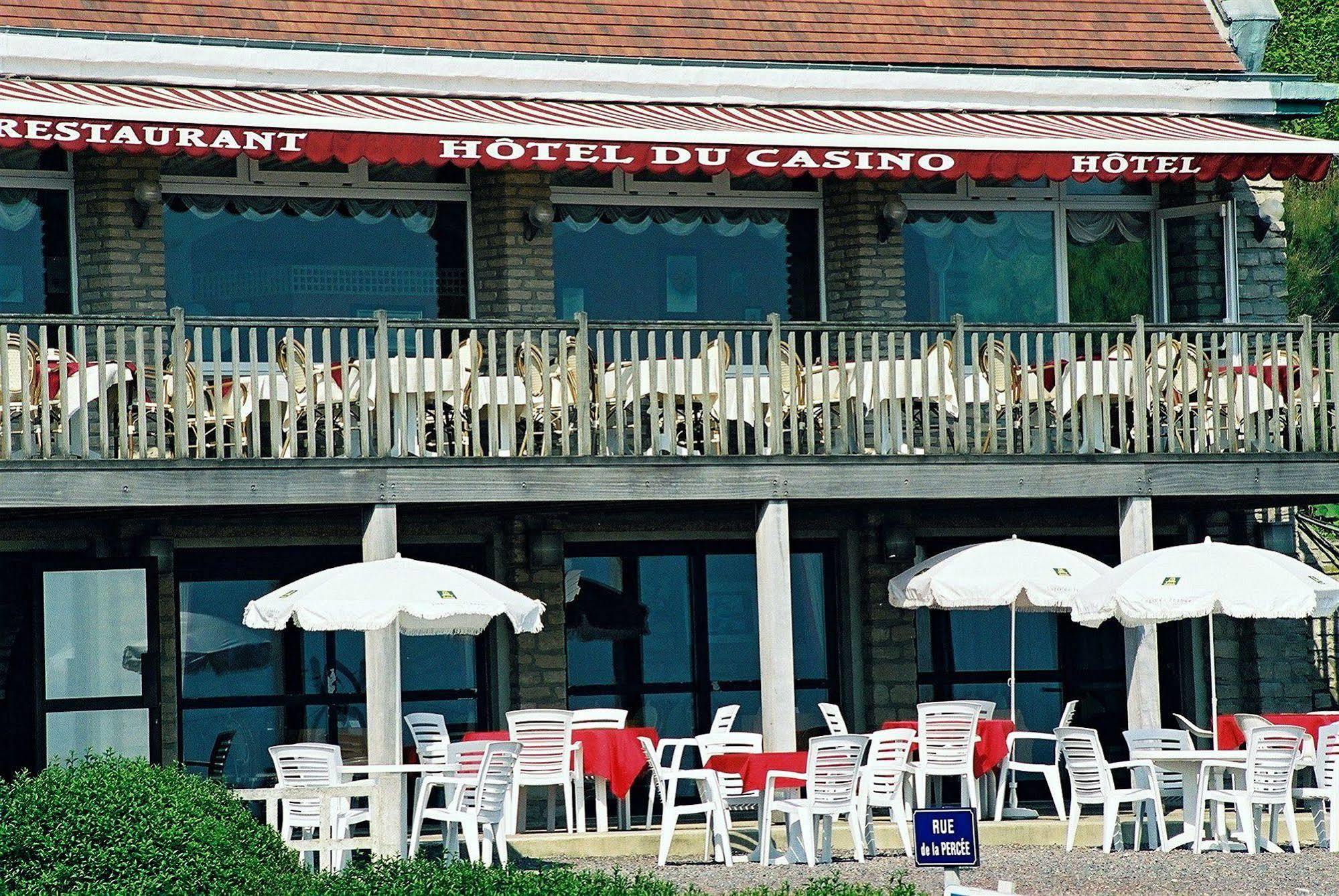 Logis Hotel Du Casino Restaurant Le Mathelia Вьервиль-сюр-Мер Экстерьер фото